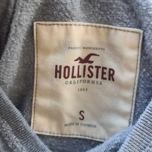 Holister Winter Fox Sequin Fox in Hat Sweater - Picture 2 of 4